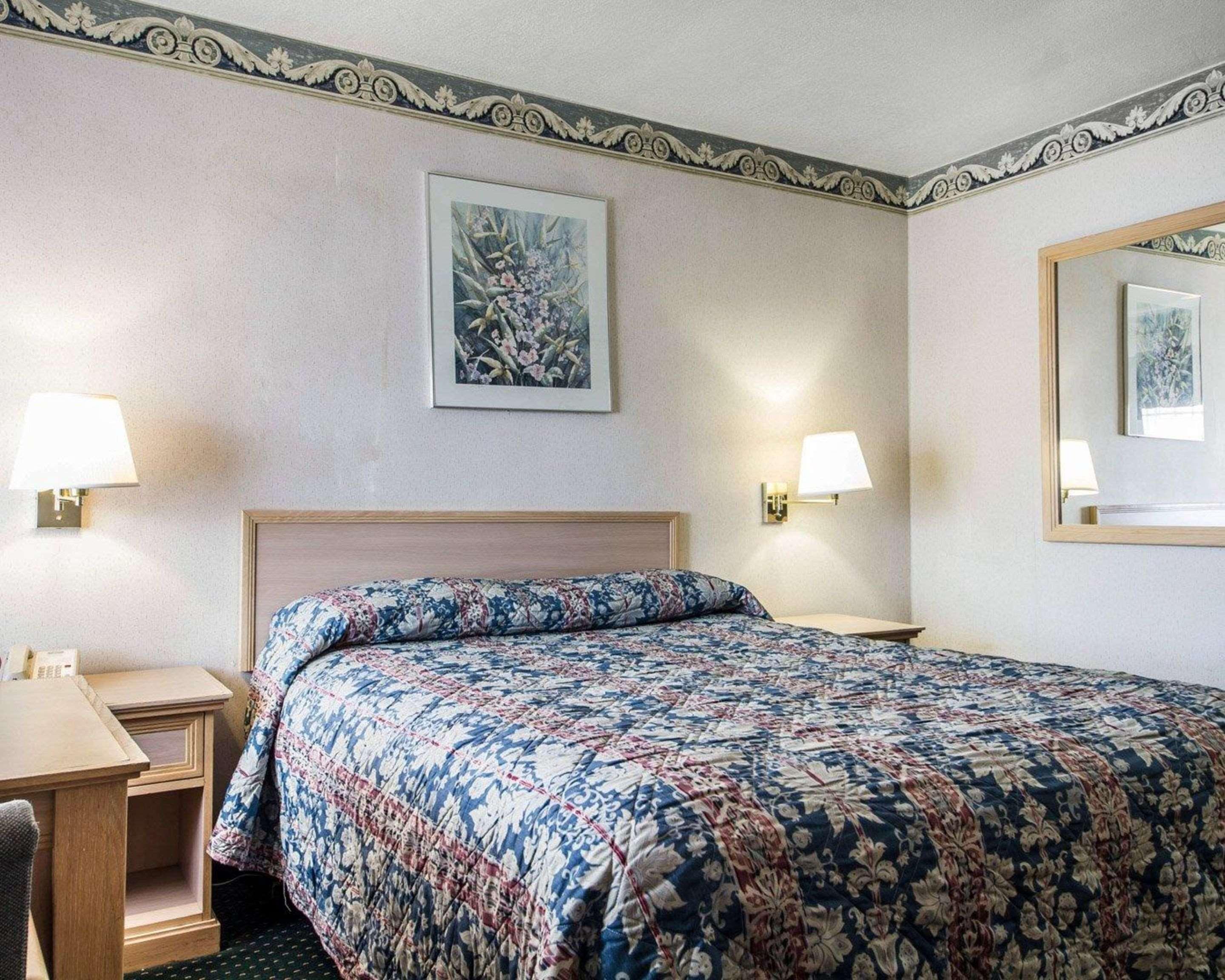 Rodeway Inn Monterey Near Fairgrounds Екстер'єр фото