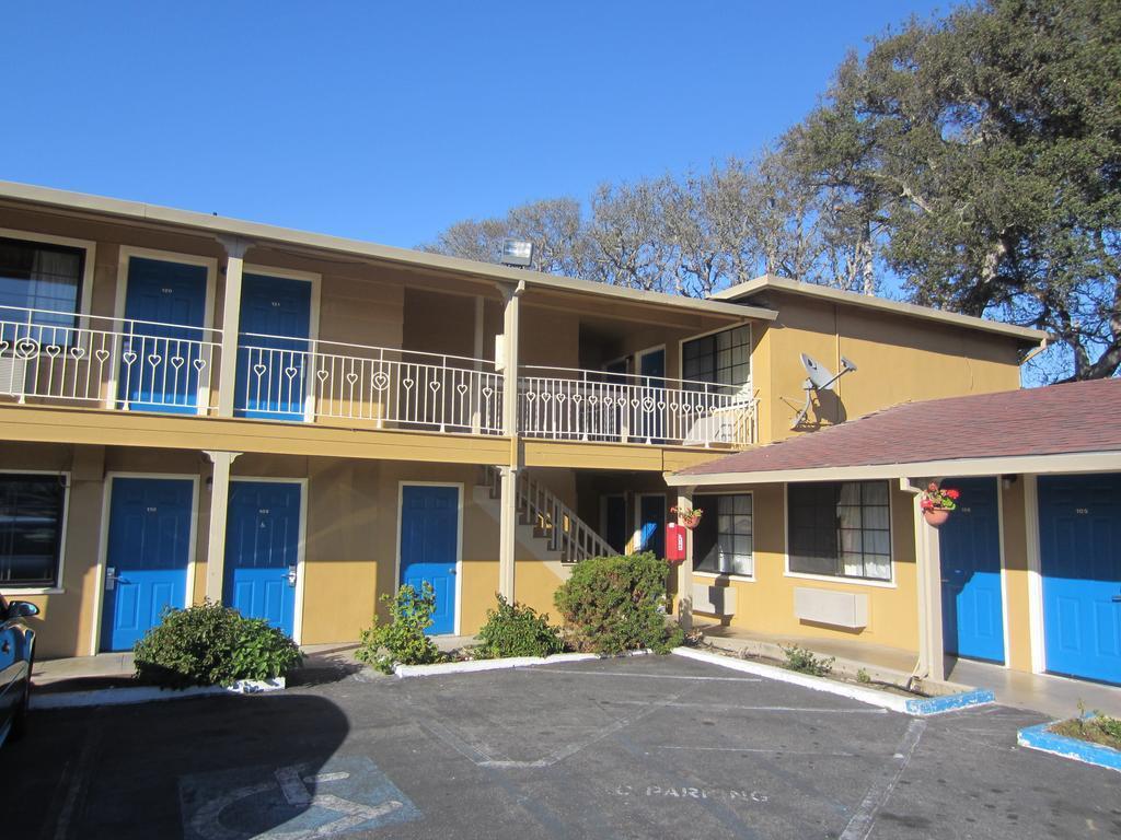 Rodeway Inn Monterey Near Fairgrounds Екстер'єр фото