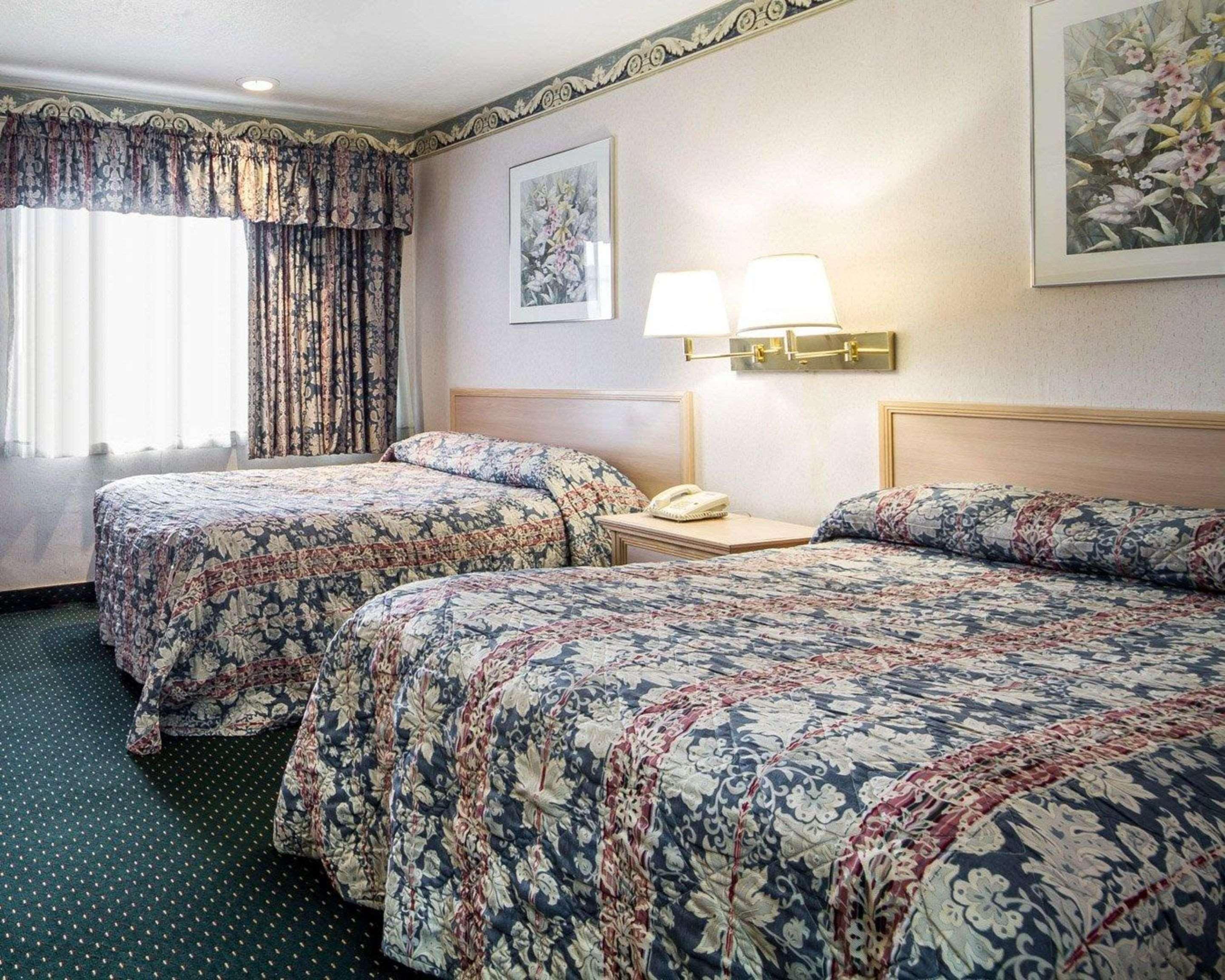 Rodeway Inn Monterey Near Fairgrounds Екстер'єр фото